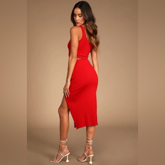 Lulu’s red ribbed one-shoulder skirt set - Picture 2 of 4